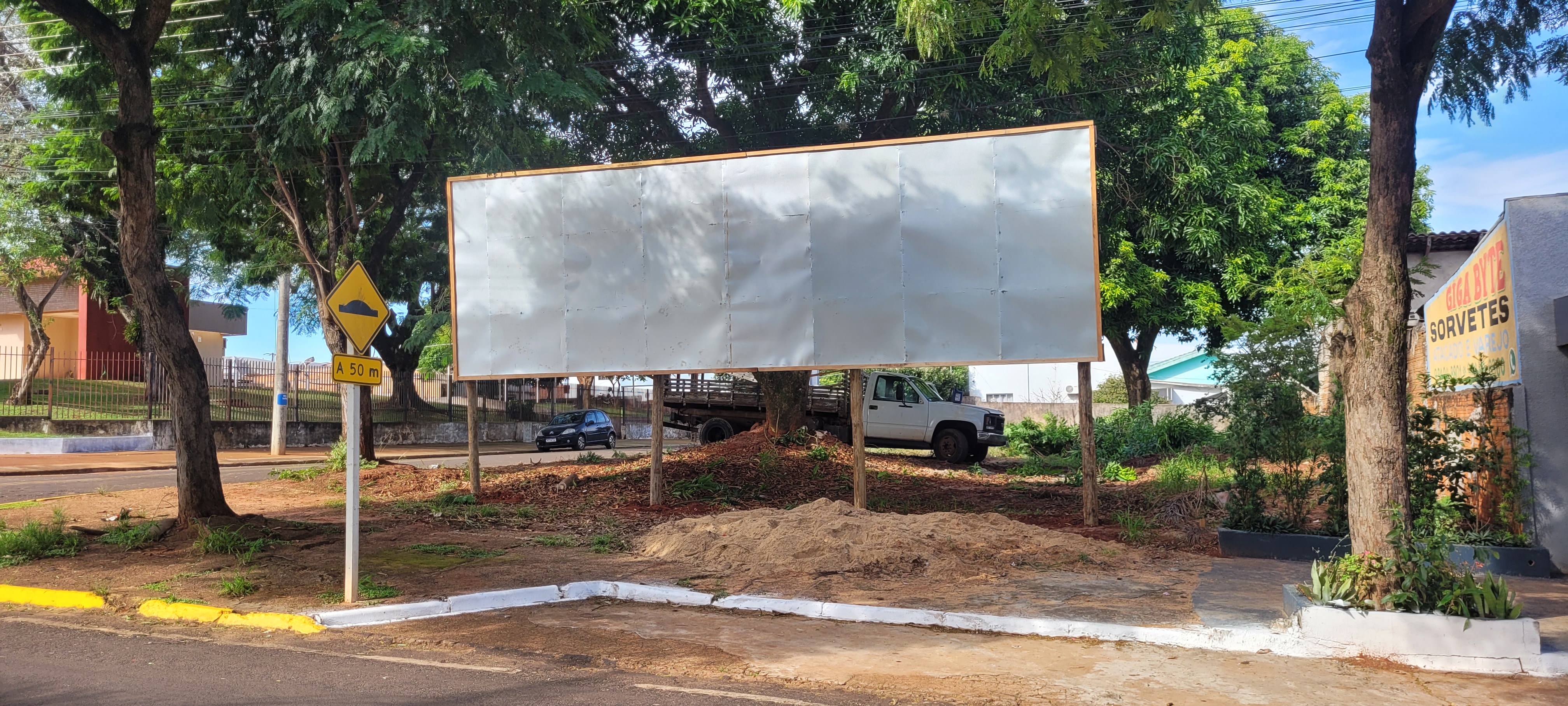 Outdoor MUNDO NOVO-MS,  Avenida Campo grande, 481